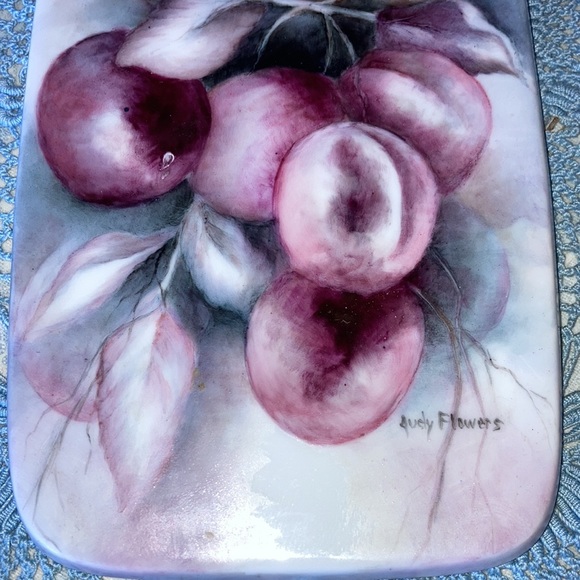 HANDCRAFTED PORCELAIN CUTTING BOARD, beautifully hand painted plums $25 - Picture 3 of 6